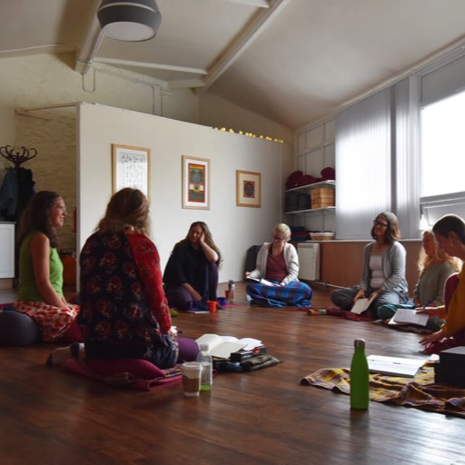 Lucy Crisfield teaching a Sanskrit workshop