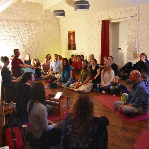 Yoga Torquay Kirtan with Barry Elms 